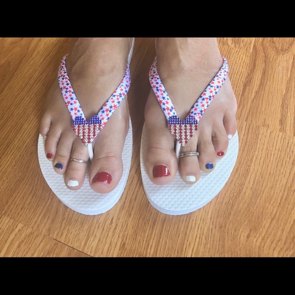New Old Navy Patriotic Flip Flops 7 - Picture 7 of 7